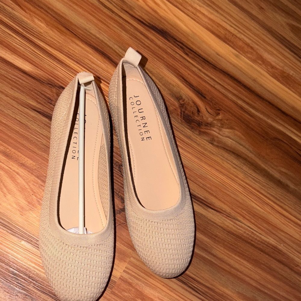 Journee Collection Beige Knit Ballet Flats - Picture 2 of 3